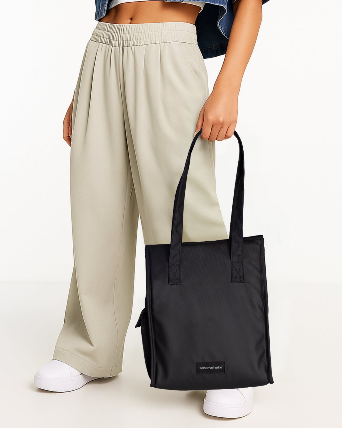 lunch-tote-bag-n6 Smartshake_Lunch_Tote_Bag_lifestyle.jpg