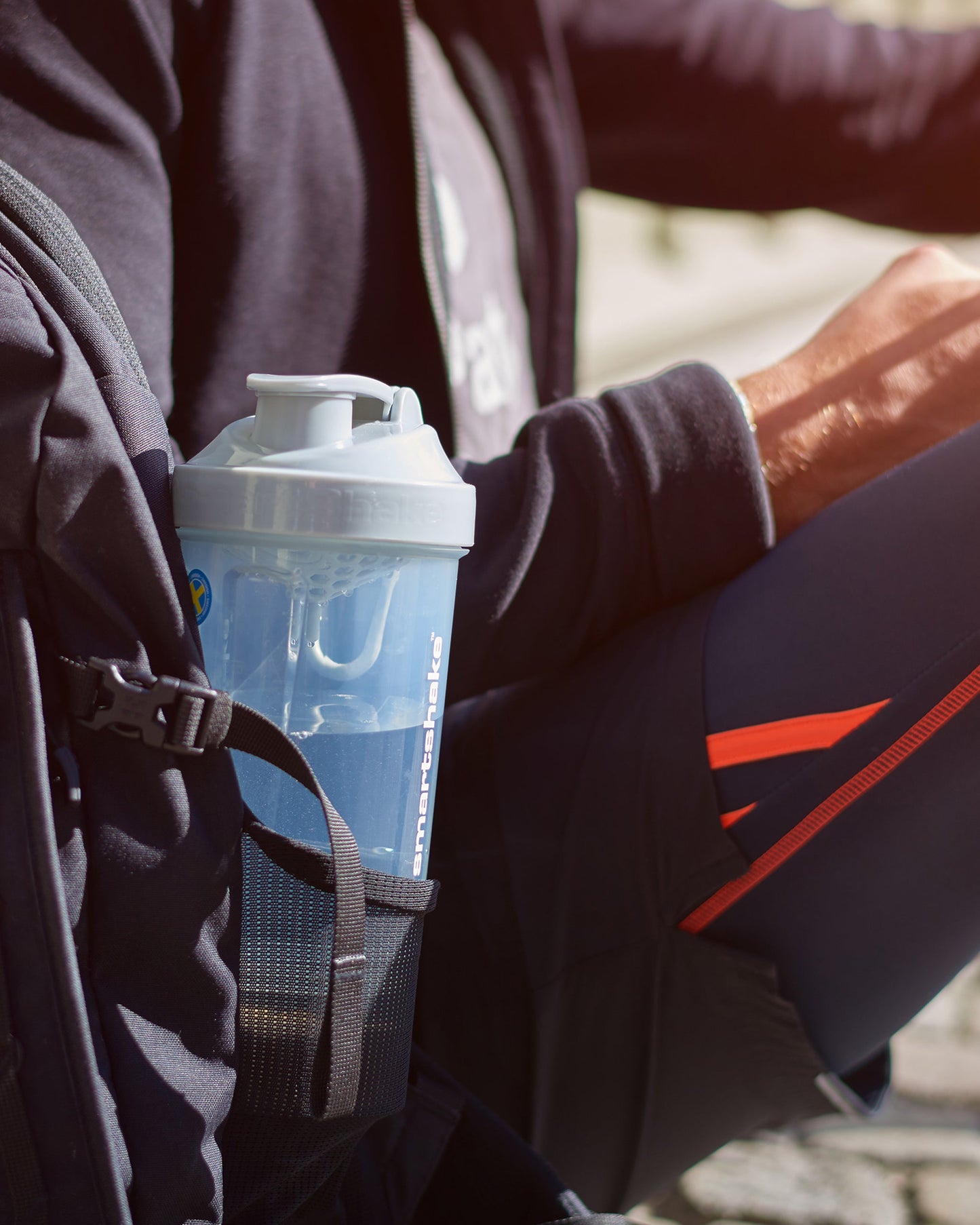 original2go-one-mist-gray-z0 Smartshake_Original2GoONE_Mist_Gray_lifestyle.jpg