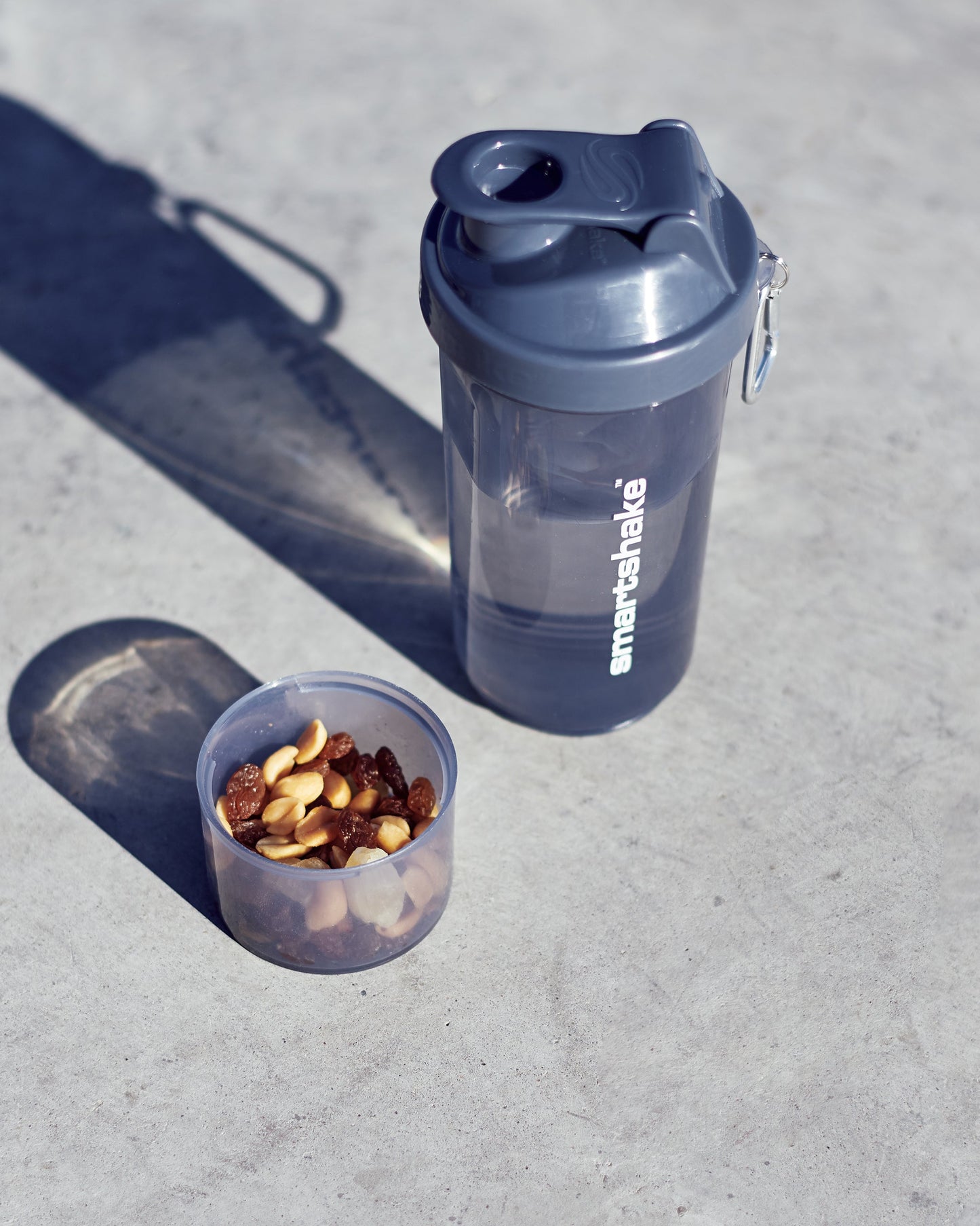 slim-stormy-gray-d5 Smartshake_Slim_gray_lifestyle.jpg