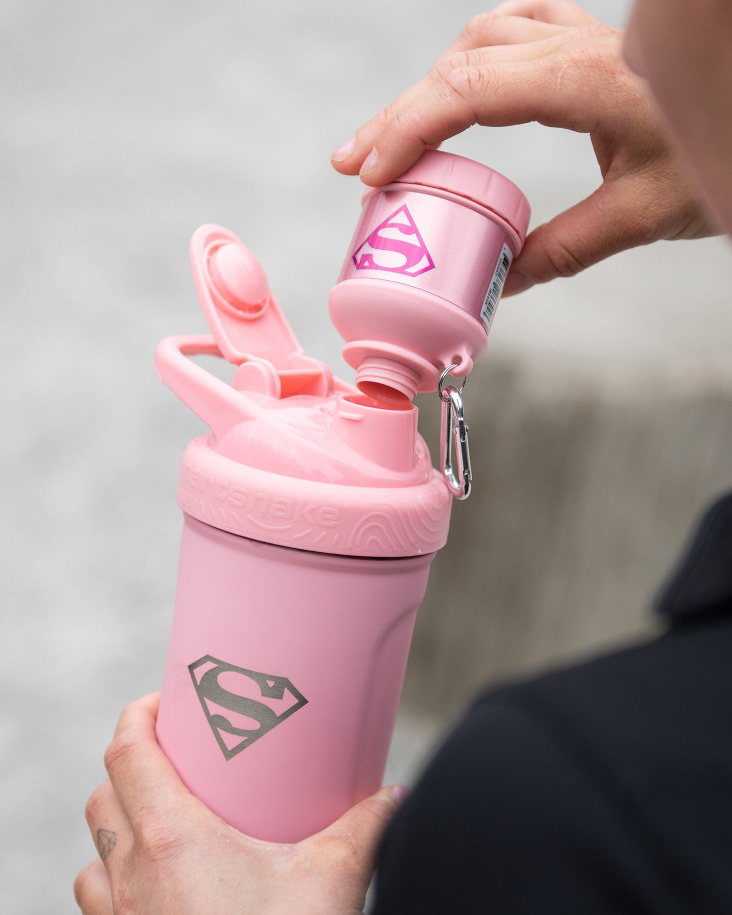 whey2go-funnel-supergirl-i8 Smartshake_Whey2Go_Supergirl_Lifestyle.jpg