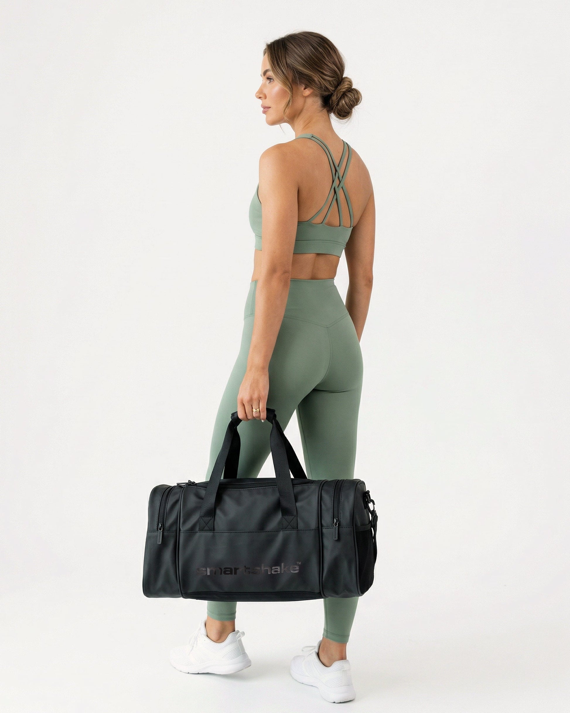 gym-bag-black-r2 Smartshake_GymBag_Black_lifestyle4_39cb3c06-8267-4a3c-8ba4-17ffef457cbf.jpg