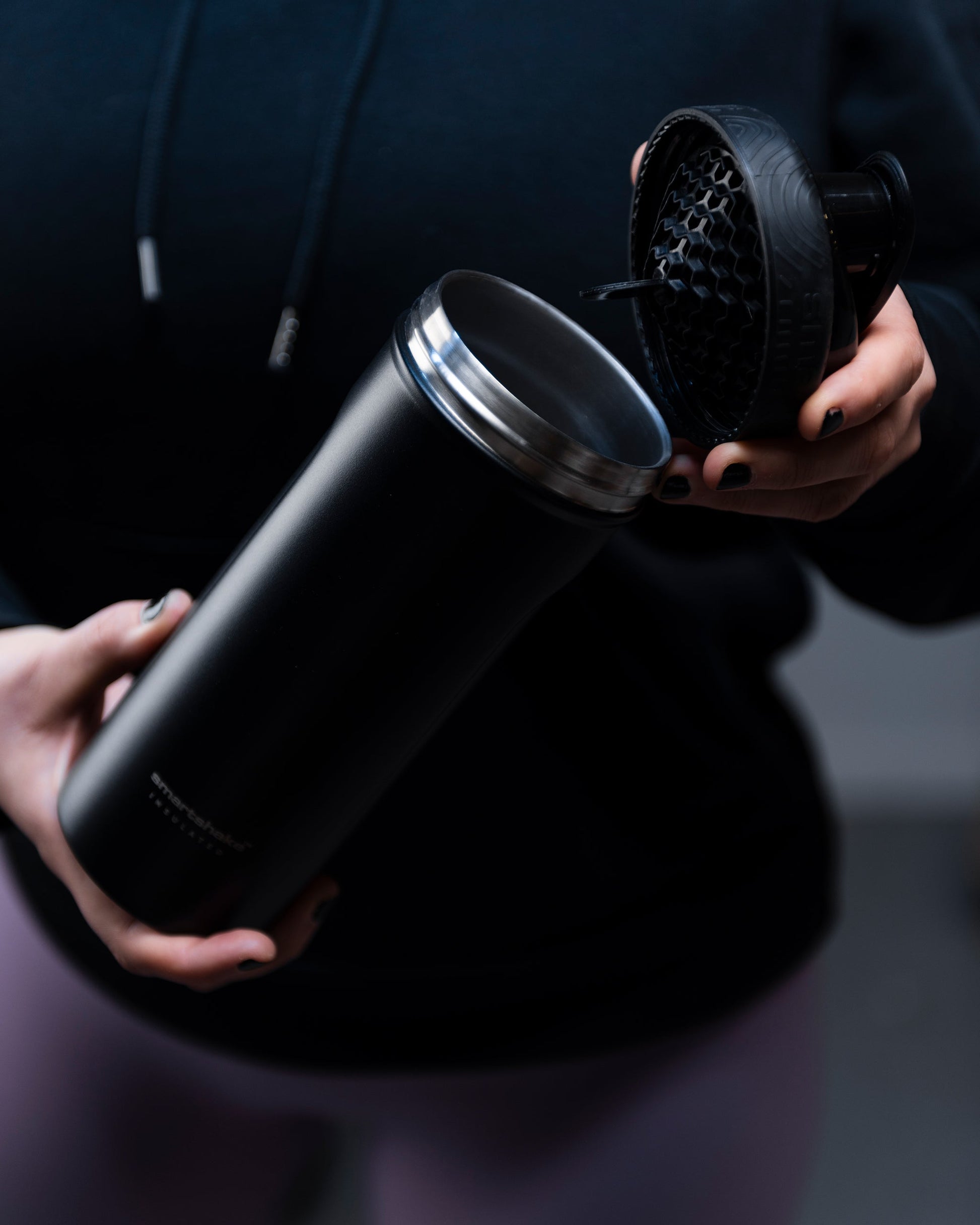 insulated-steel-shaker-black-w5 Smartshake_Insulated_Steel_lifestyle.jpg